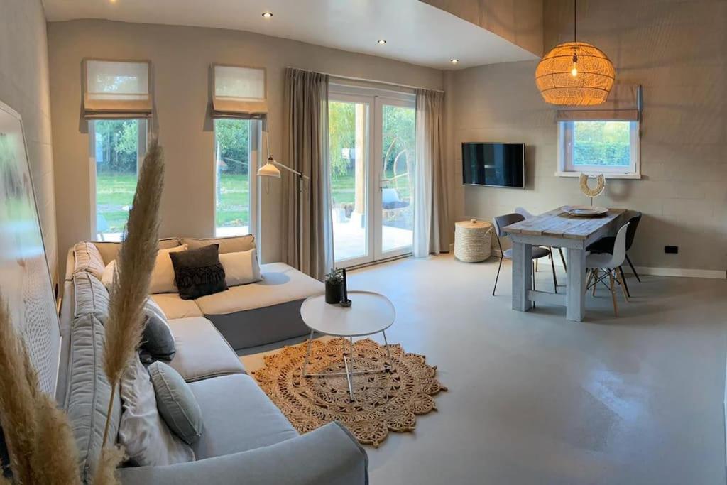 Stijlvol Huisje Met Veranda! Tuynloodz A Beers  エクステリア 写真