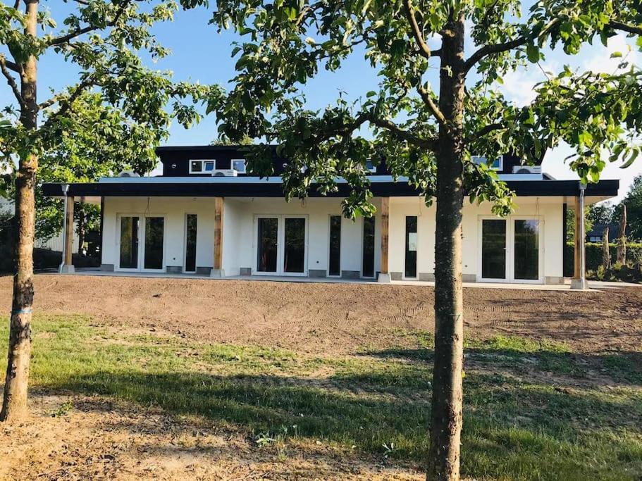 Stijlvol Huisje Met Veranda! Tuynloodz A Beers  エクステリア 写真